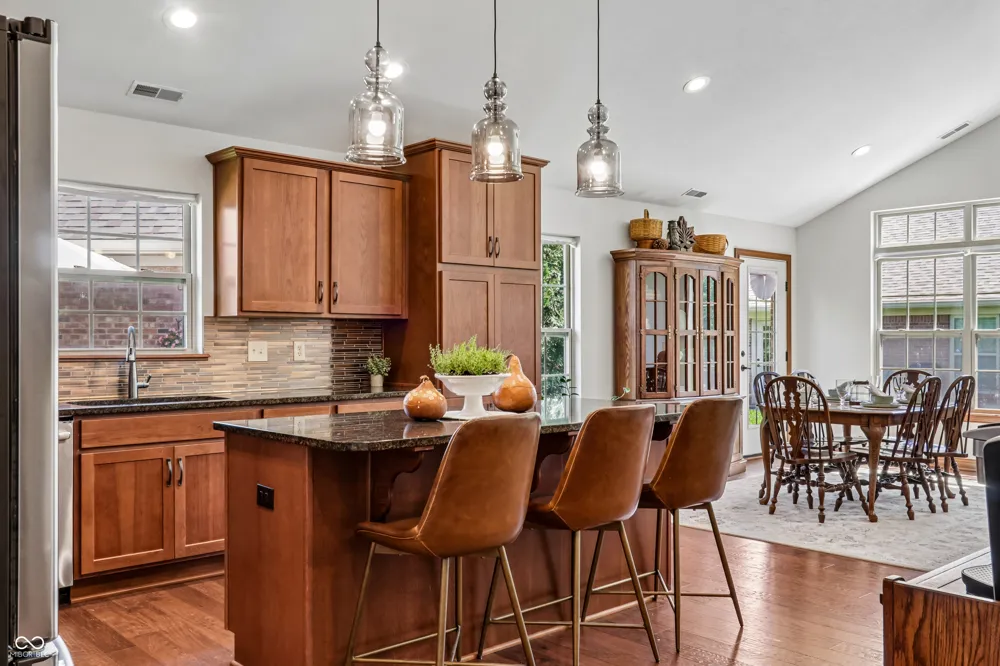 4935 W Harrisburg Court New Palestine, IN 46163