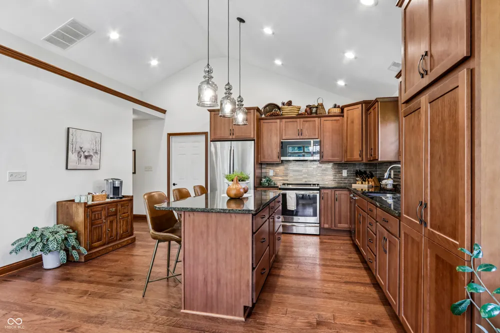 4935 W Harrisburg Court New Palestine, IN 46163