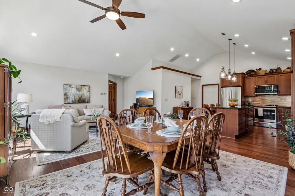 4935 W Harrisburg Court New Palestine, IN 46163