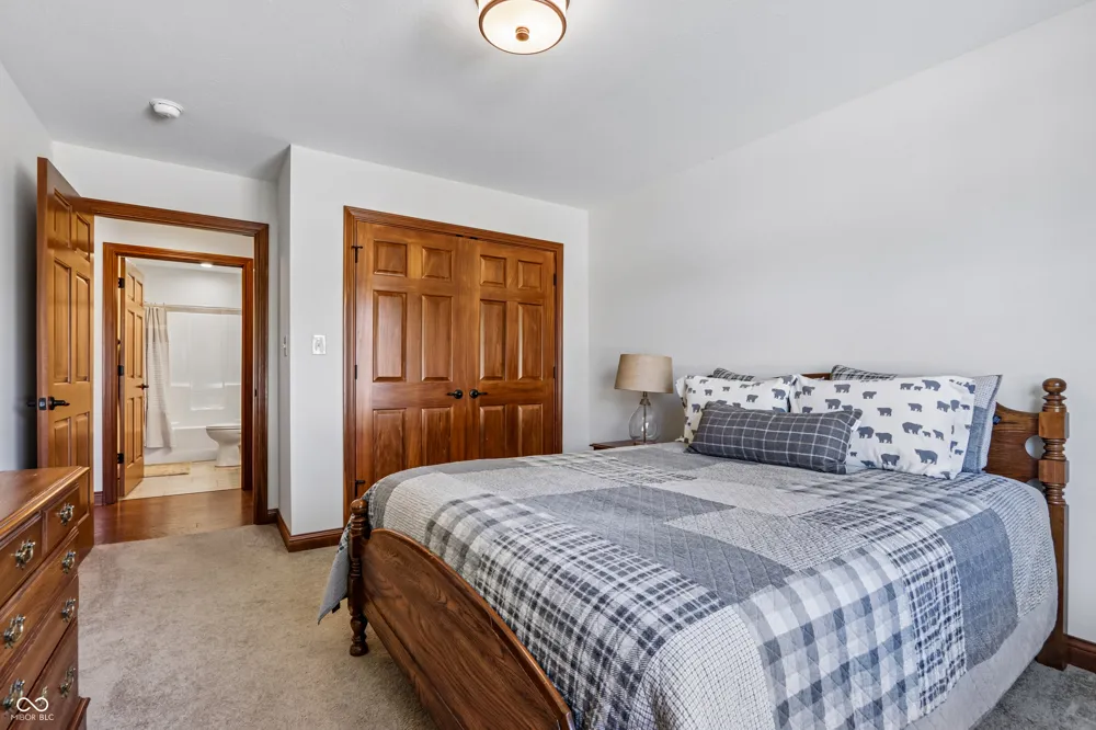 4935 W Harrisburg Court New Palestine, IN 46163