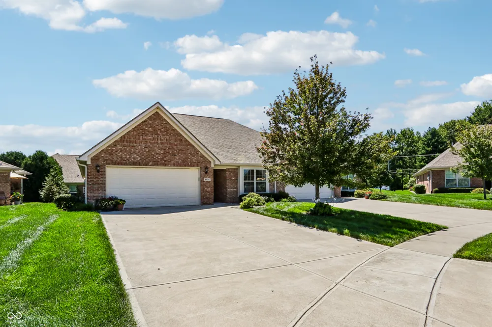 4935 W Harrisburg Court New Palestine, IN 46163