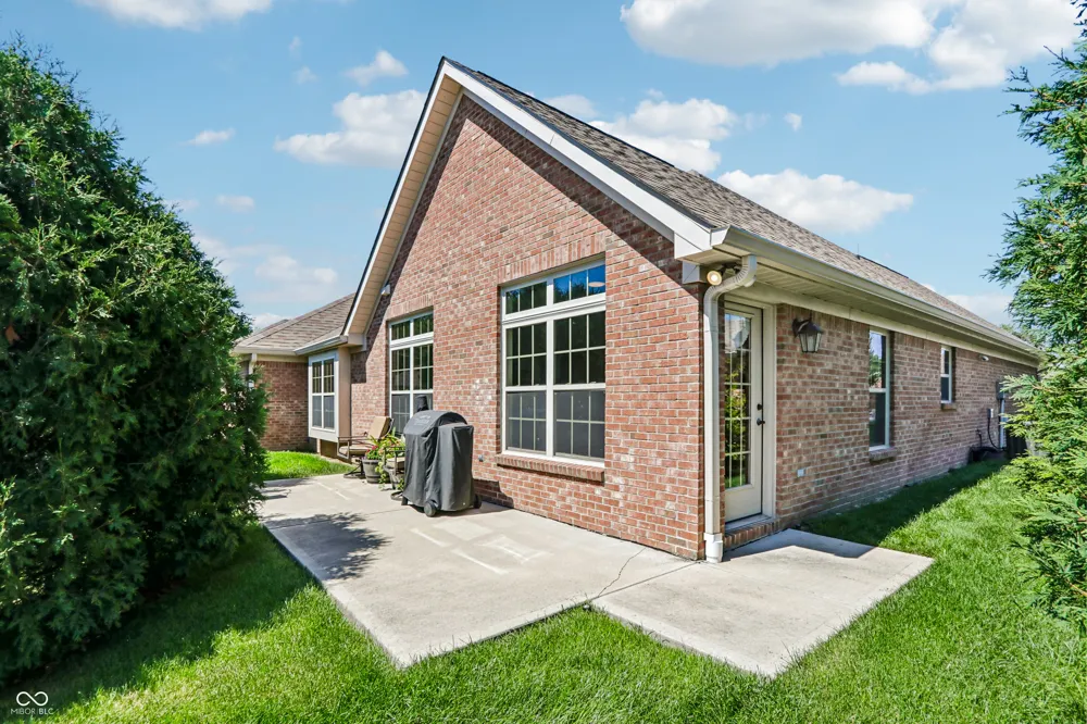 4935 W Harrisburg Court New Palestine, IN 46163