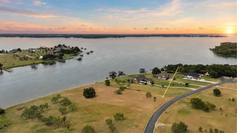 Lake Vista Drive