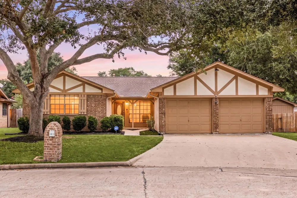 2019 Franklin Circle Rosenberg, TX 77471