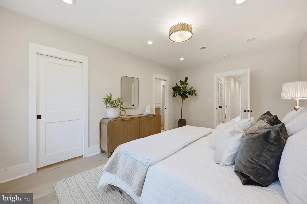4611 43RD PLACE NW Washington, DC 20016