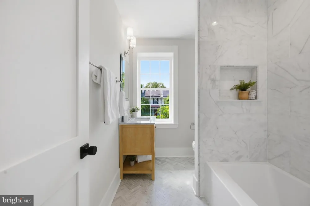 4611 43RD PLACE NW Washington, DC 20016