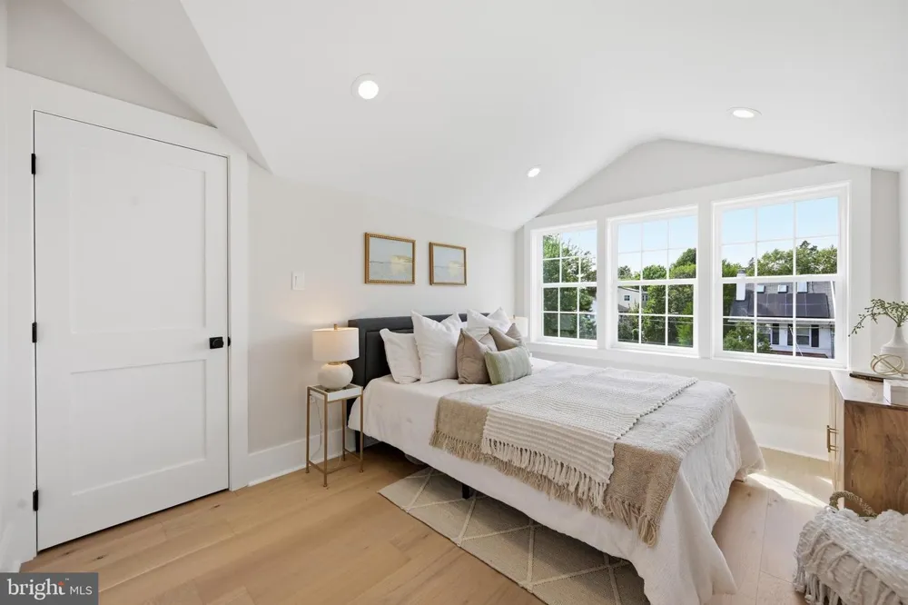 4611 43RD PLACE NW Washington, DC 20016