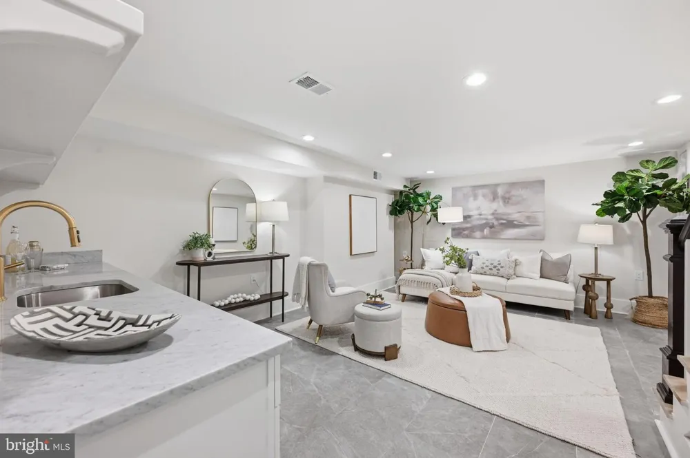 4611 43RD PLACE NW Washington, DC 20016