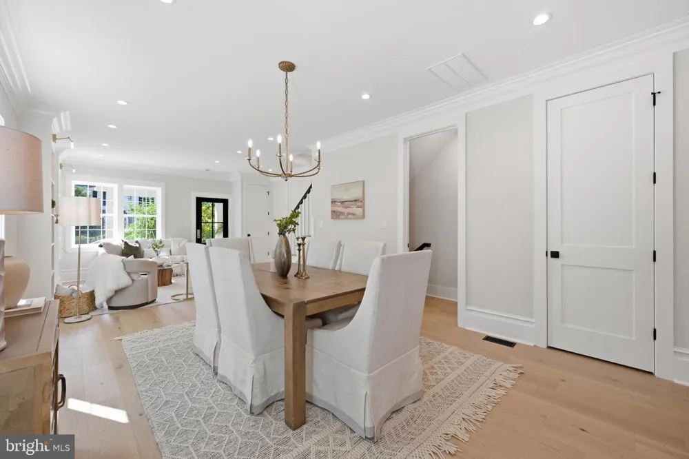 4611 43RD PLACE NW Washington, DC 20016