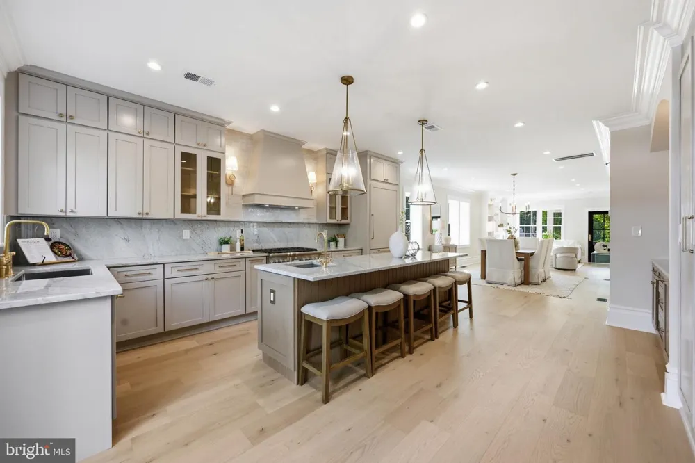 4611 43RD PLACE NW Washington, DC 20016