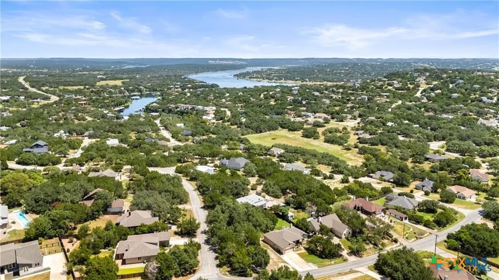22335 Briarcliff Drive Spicewood, TX 78669
