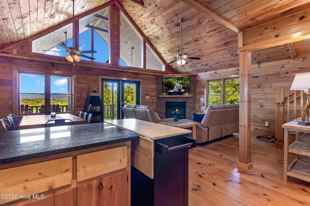 20 Locust Pointe Trail Murphy, NC 28906