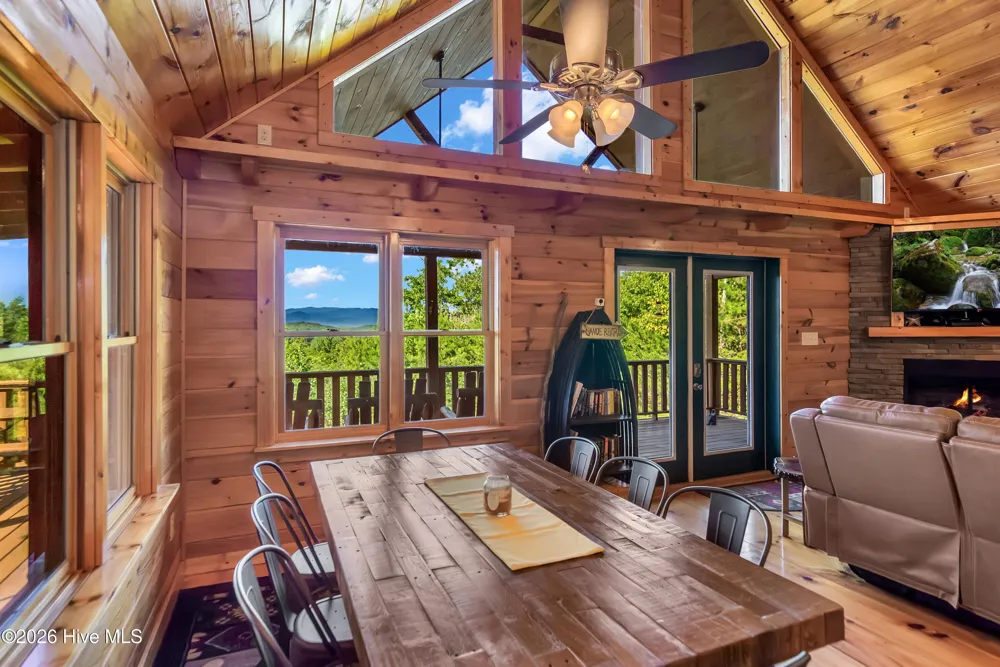 20 Locust Pointe Trail Murphy, NC 28906