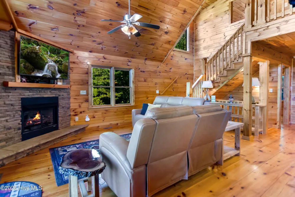 20 Locust Pointe Trail Murphy, NC 28906