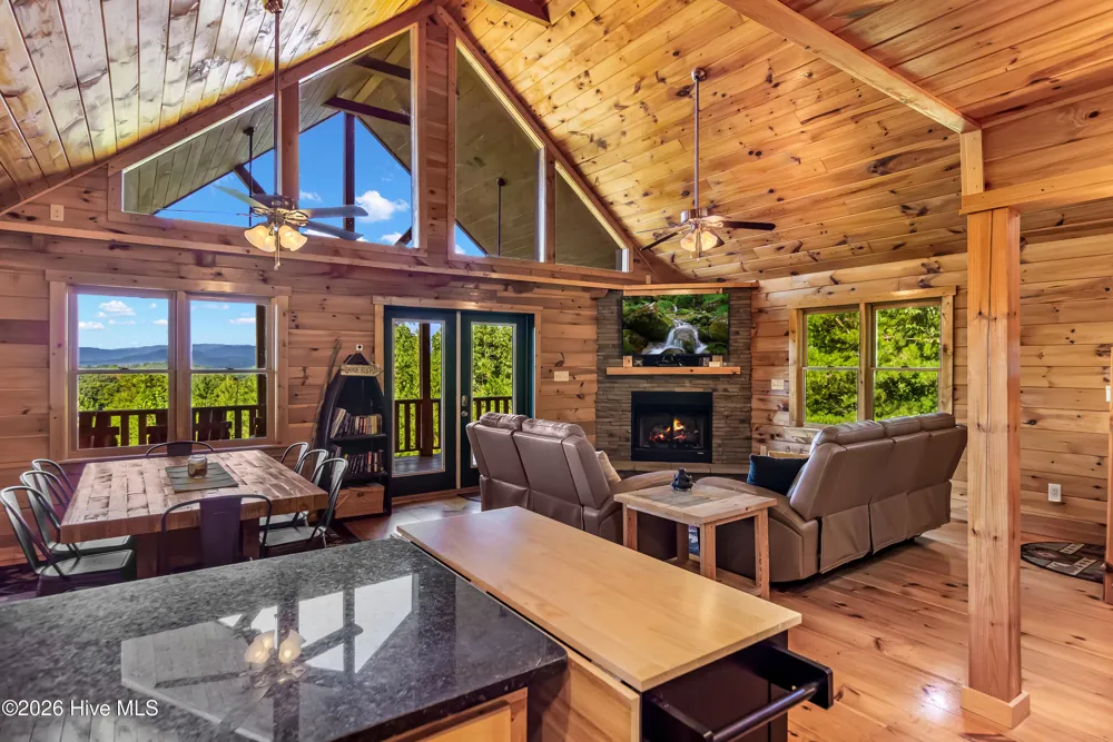 20 Locust Pointe Trail Murphy, NC 28906