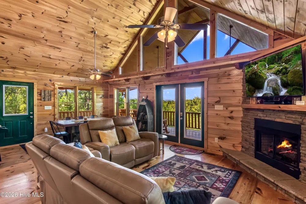 20 Locust Pointe Trail Murphy, NC 28906