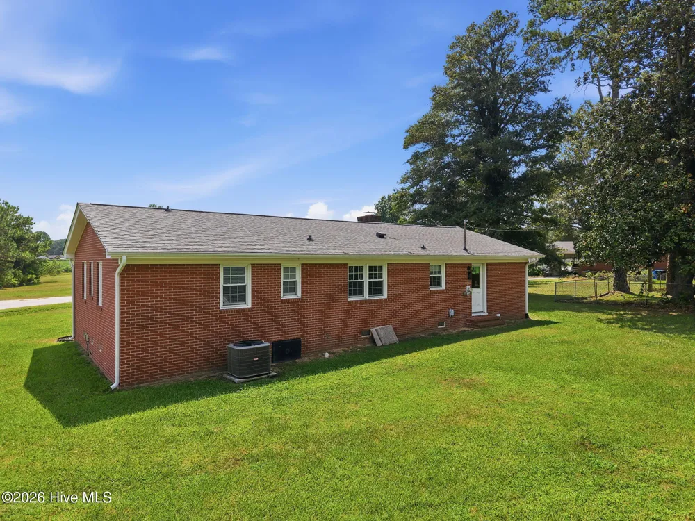 141 Hinnant Street Snow Hill, NC 28580