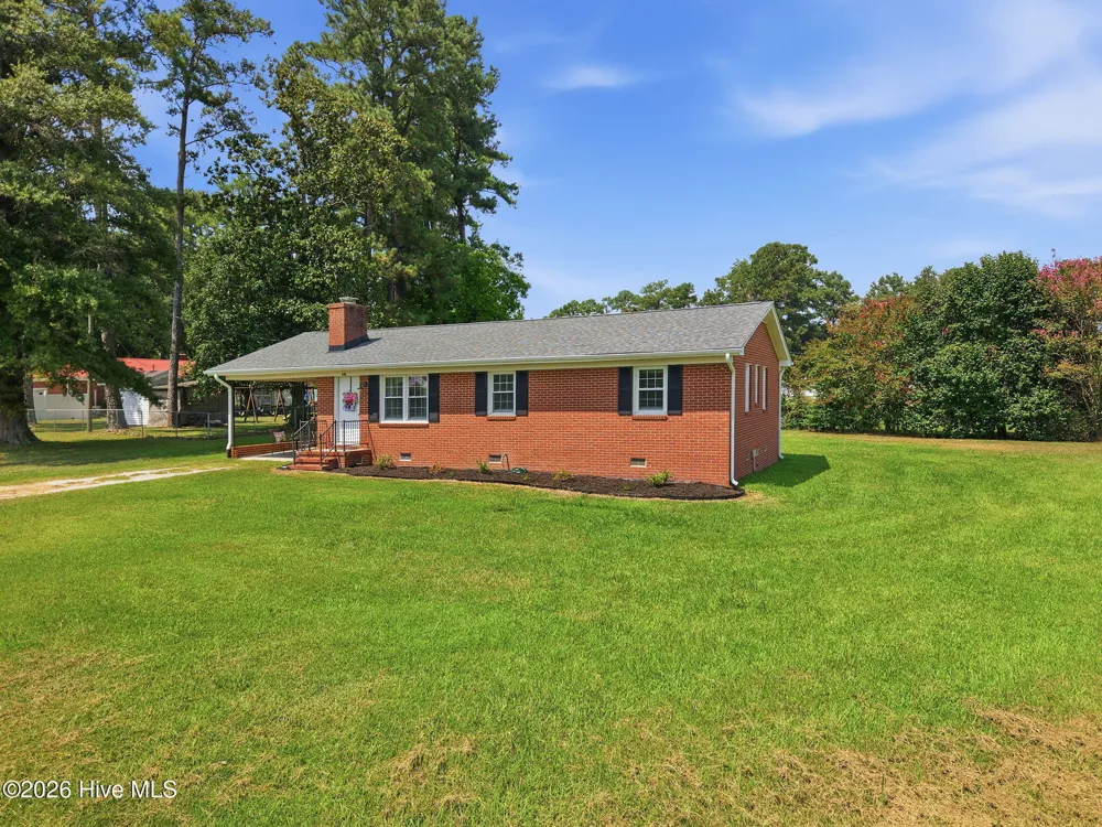 141 Hinnant Street Snow Hill, NC 28580