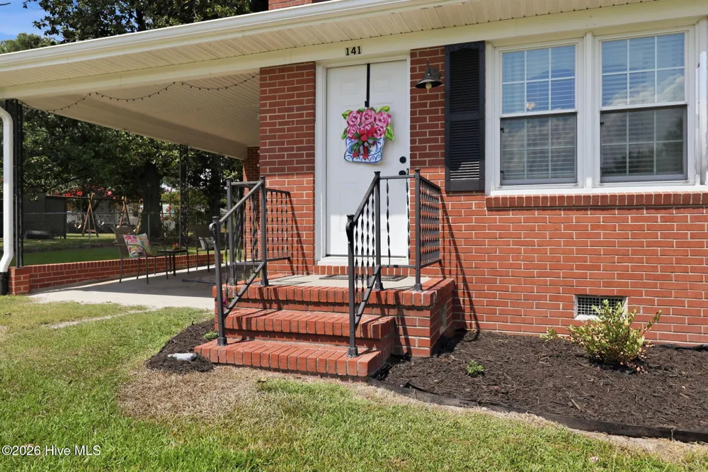141 Hinnant Street Snow Hill, NC 28580