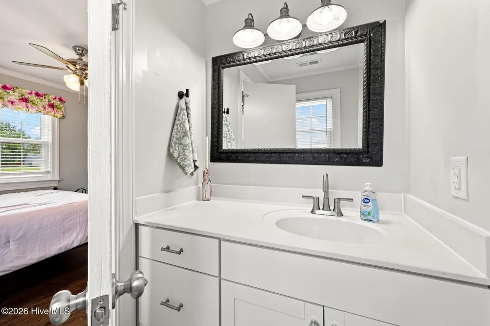 141 Hinnant Street Snow Hill, NC 28580