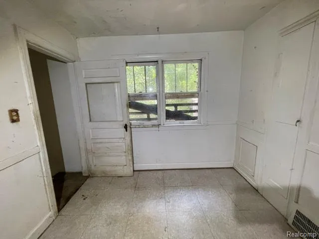 8930 Wayne Road Romulus City, MI 48174