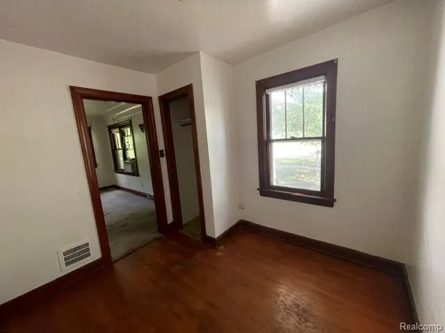 8930 Wayne Road Romulus City, MI 48174