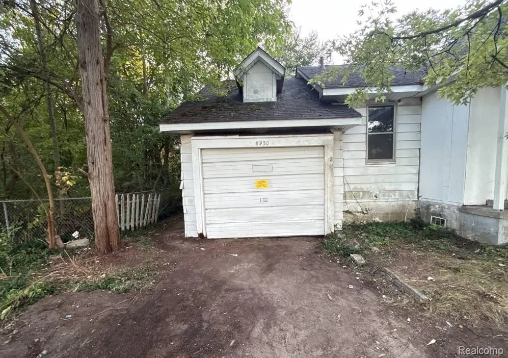 8930 Wayne Road Romulus City, MI 48174