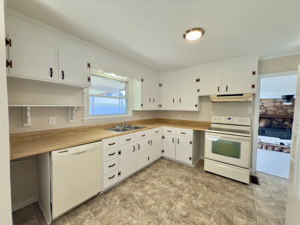 222 Yorktown Rd Clarksville, TN 37042