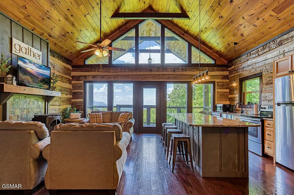 827 Kings Way Gatlinburg, TN 37738