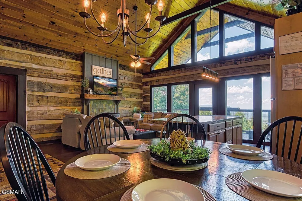 827 Kings Way Gatlinburg, TN 37738