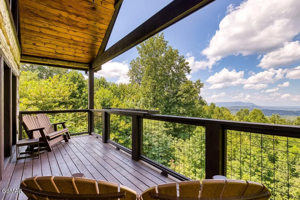 827 Kings Way Gatlinburg, TN 37738