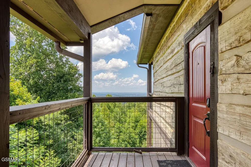 827 Kings Way Gatlinburg, TN 37738
