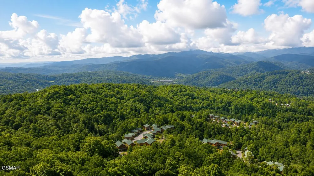 827 Kings Way Gatlinburg, TN 37738