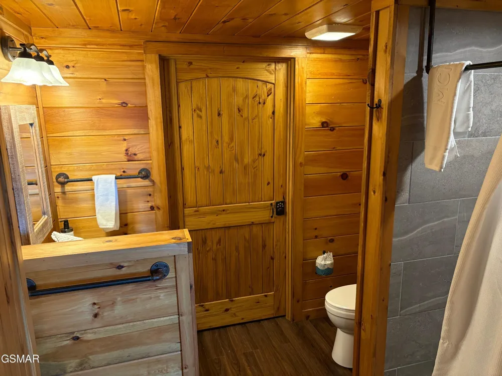 827 Kings Way Gatlinburg, TN 37738