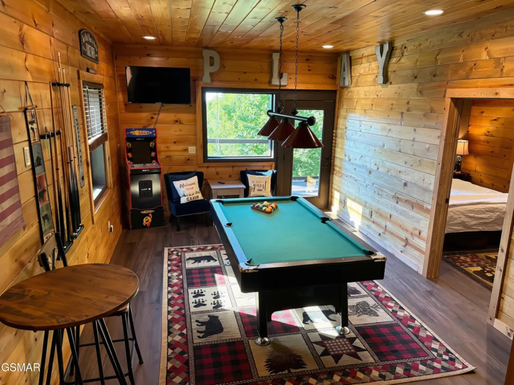 827 Kings Way Gatlinburg, TN 37738