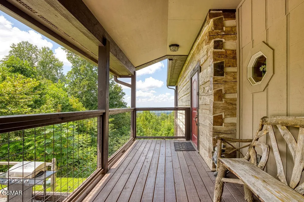 827 Kings Way Gatlinburg, TN 37738
