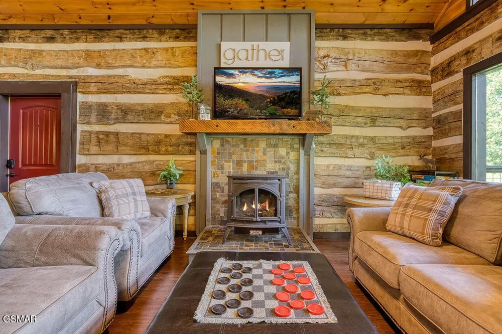 827 Kings Way Gatlinburg, TN 37738