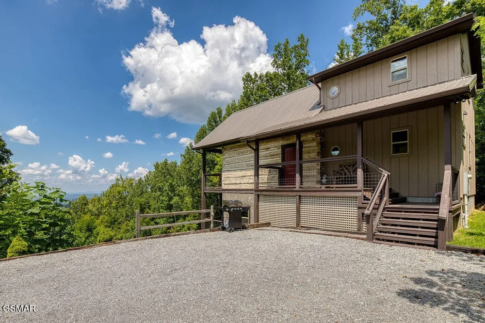 827 Kings Way Gatlinburg, TN 37738