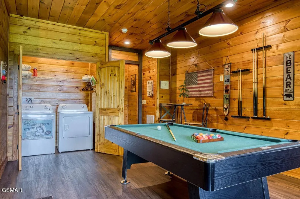 827 Kings Way Gatlinburg, TN 37738