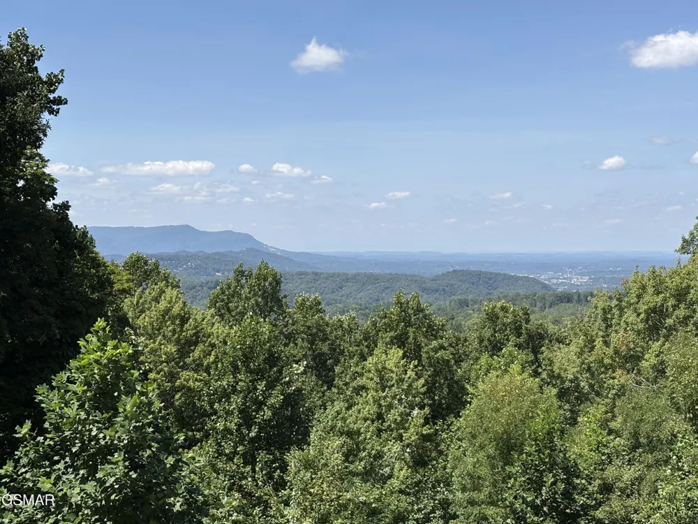 827 Kings Way Gatlinburg, TN 37738