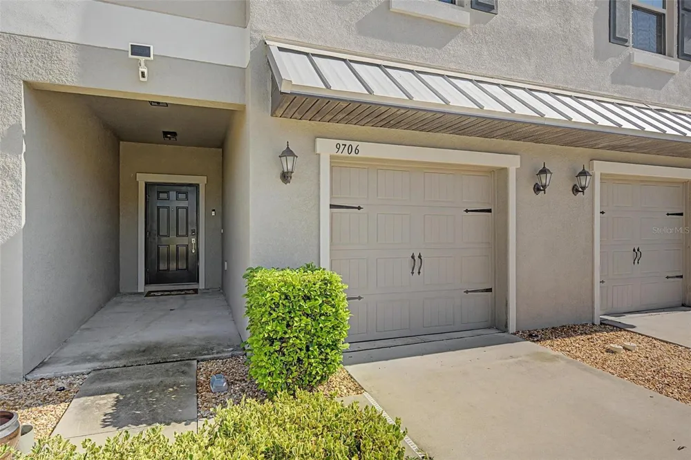 9706 PEMBROOKE PINES DRIVE Sun City Center, FL 33573