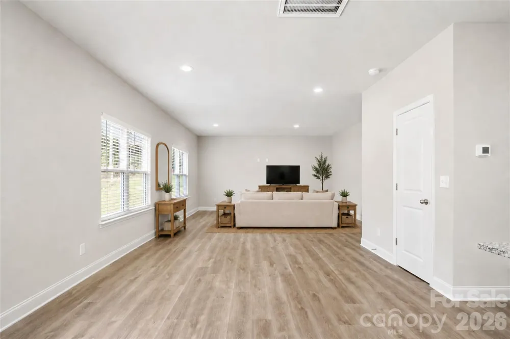 2224 Dardan Woods Drive Charlotte, NC 28215