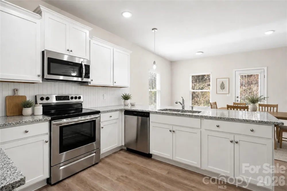 2224 Dardan Woods Drive Charlotte, NC 28215
