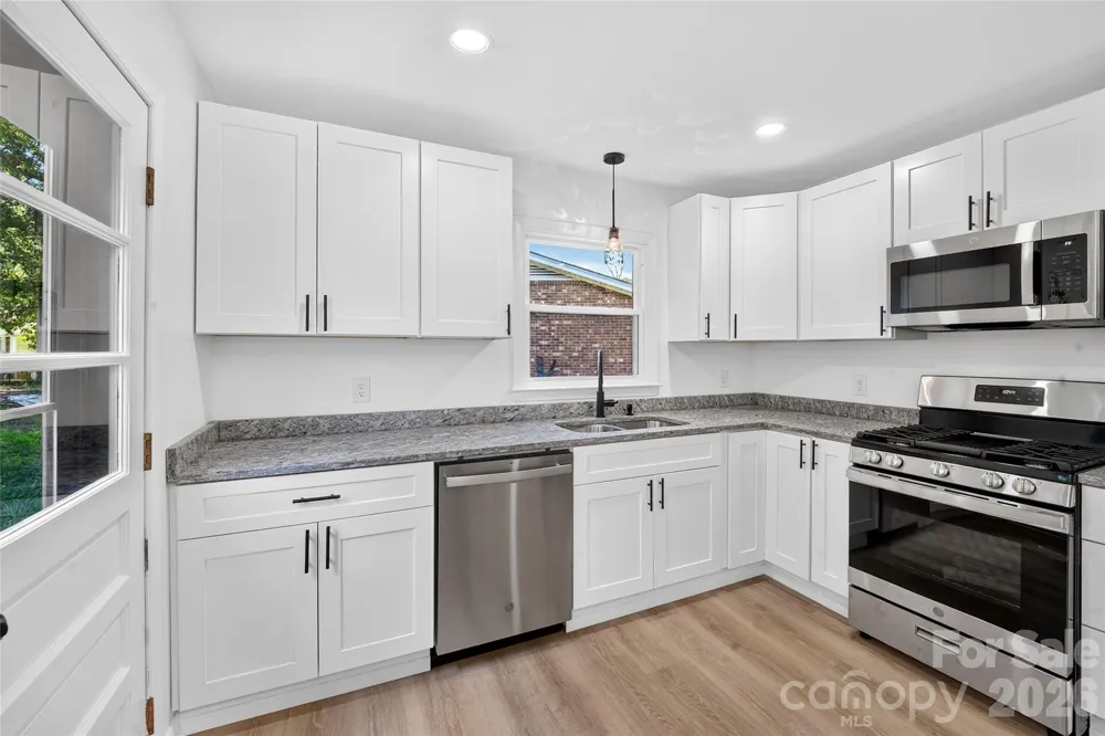 4040 Burnham Court Winston Salem, NC 27105