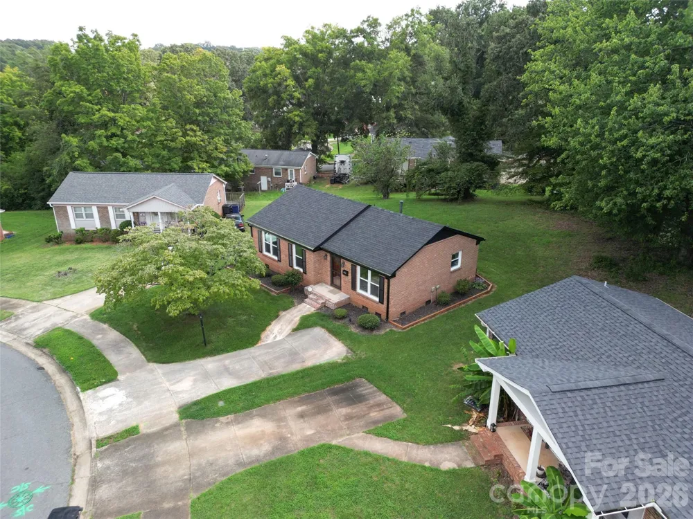 4040 Burnham Court Winston Salem, NC 27105