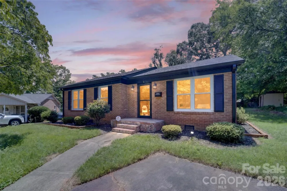 4040 Burnham Court Winston Salem, NC 27105