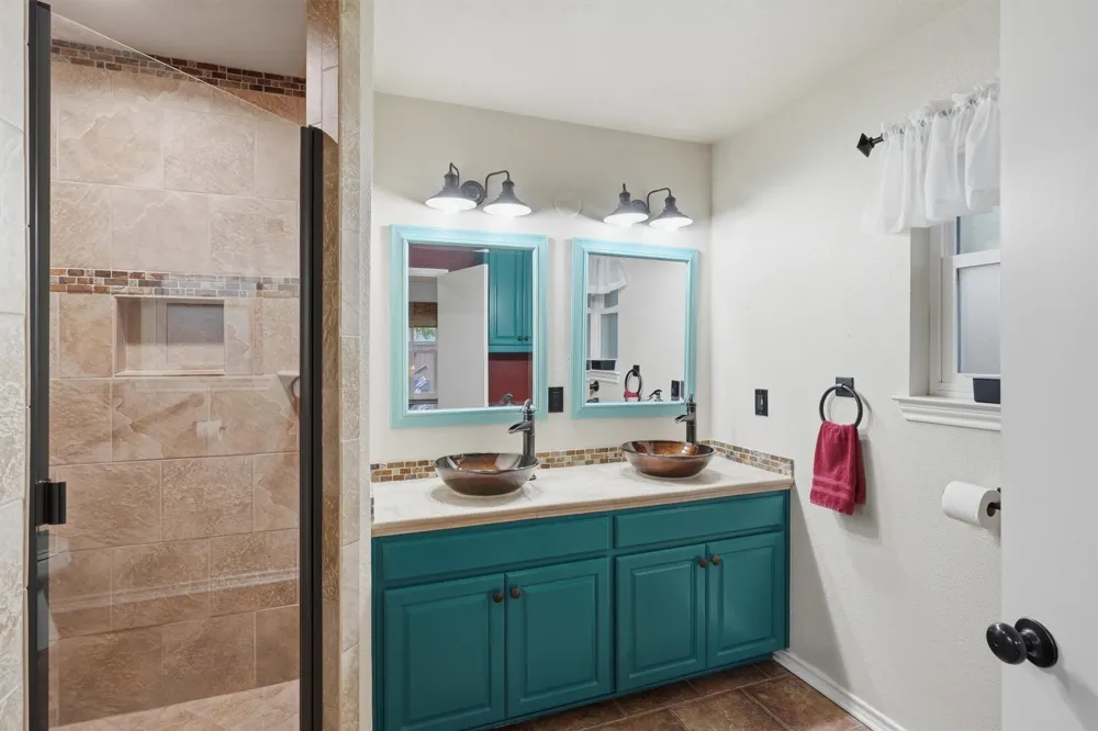 215 Morene Avenue Waxahachie, TX 75165