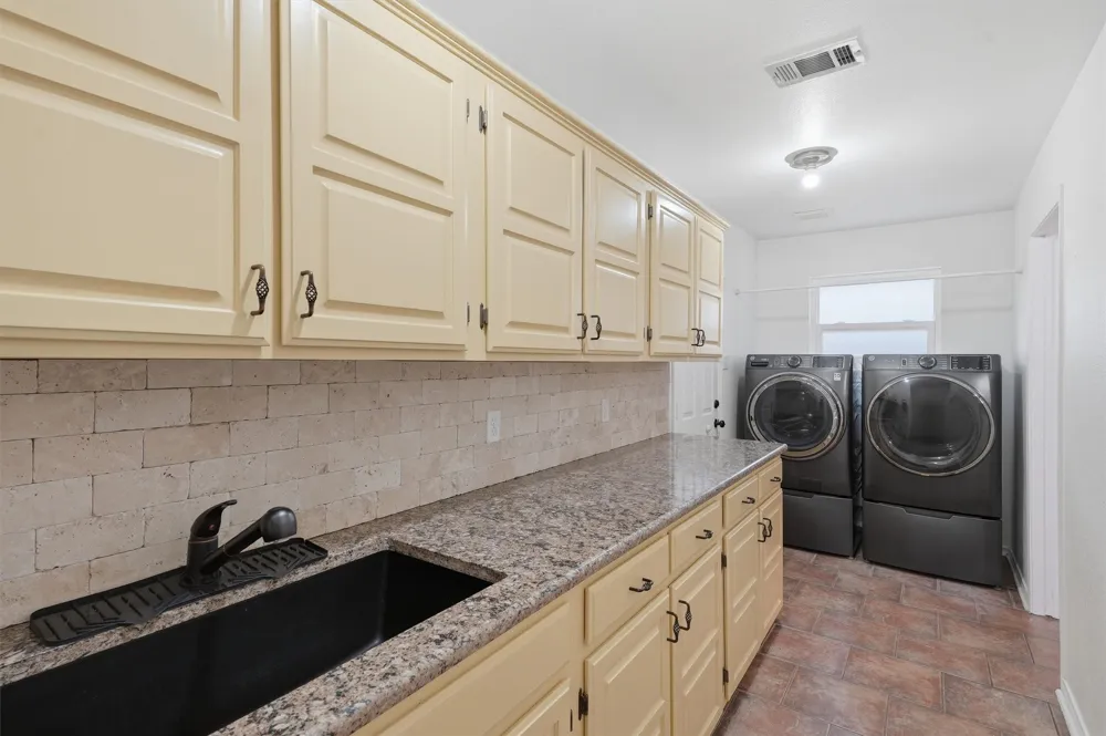 215 Morene Avenue Waxahachie, TX 75165