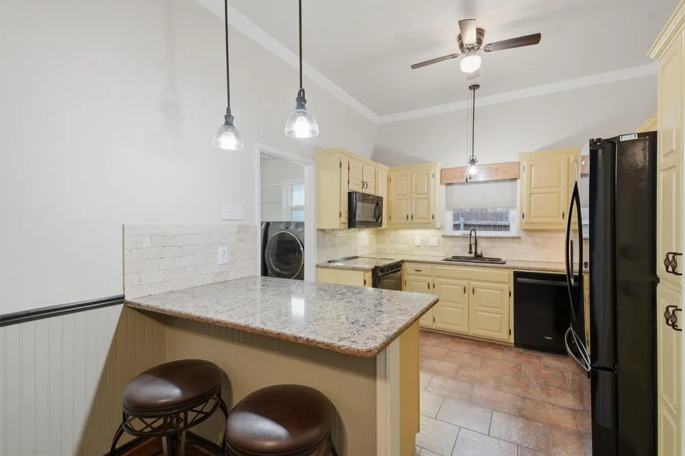 215 Morene Avenue Waxahachie, TX 75165