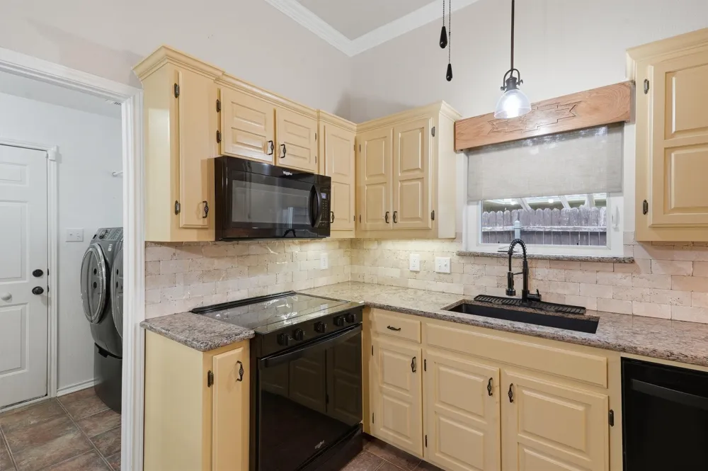 215 Morene Avenue Waxahachie, TX 75165